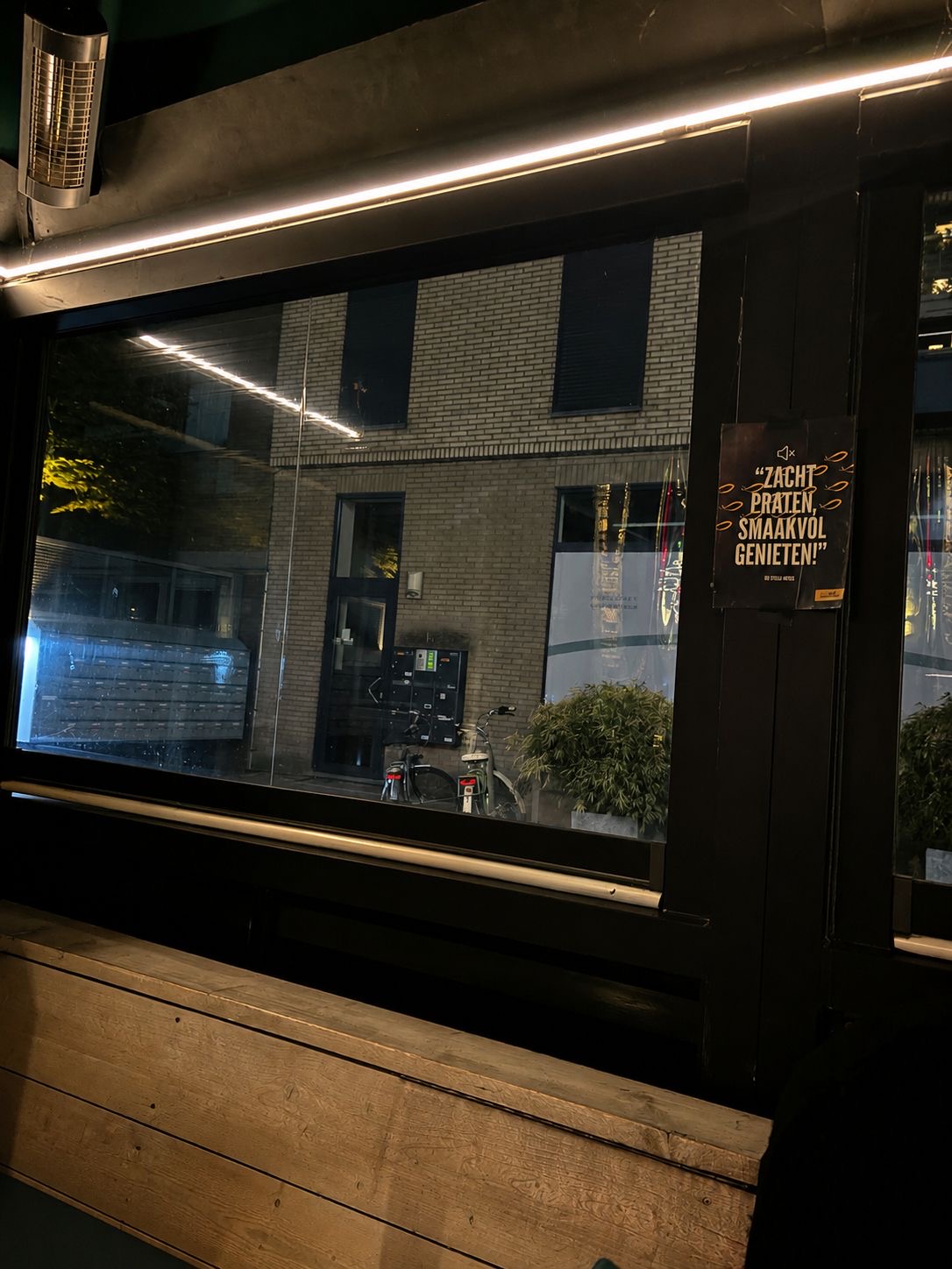 sfeervolle terrasverlichting Café De Vismijn Antwerpen
